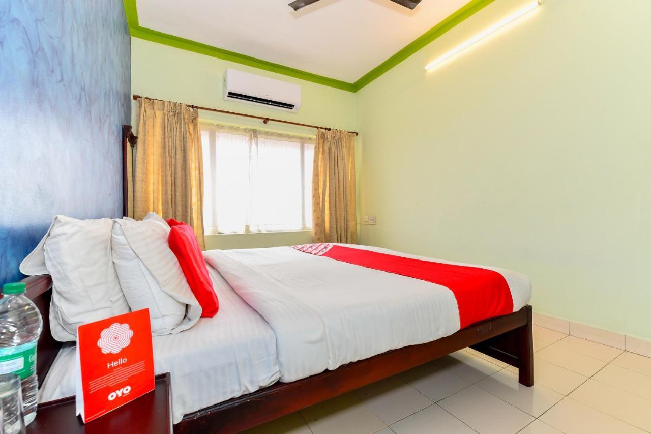 Oyo Flagship 9560 Hotel Bellwether Kochi Екстер'єр фото