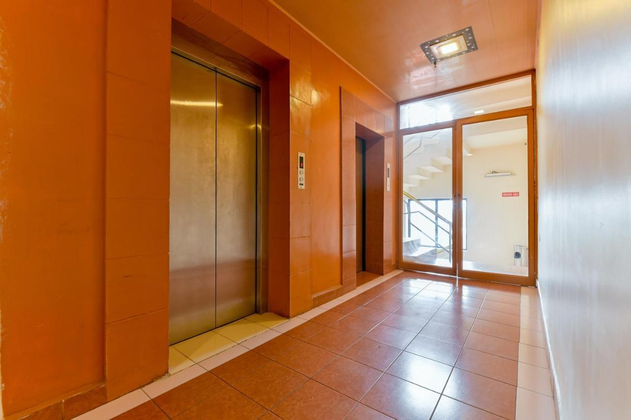Oyo Flagship 9560 Hotel Bellwether Kochi Екстер'єр фото